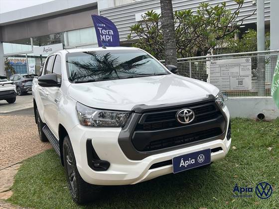 TOYOTA HILUX 2.8 D-4D TURBO DIESEL CD SR 4X4 AUTOMÁTICO TOYOTA HILUX 2.8 D-4D TURBO DIESEL CD SR 4X4 AUTOMÁTICO
